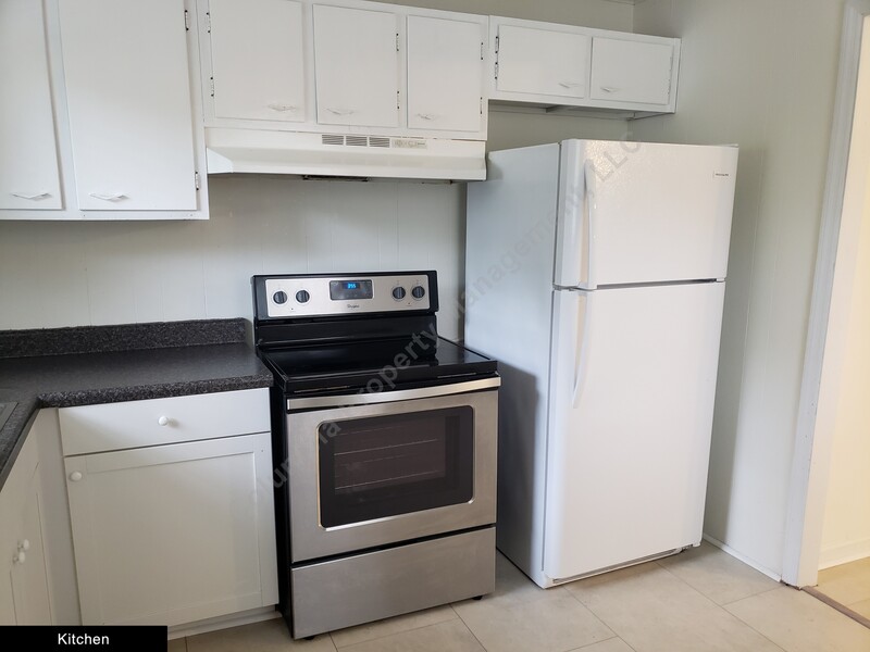 Gallery Image 19468 for 3407-B Moss Avenue. Contact us if you would like an assisted tour.
