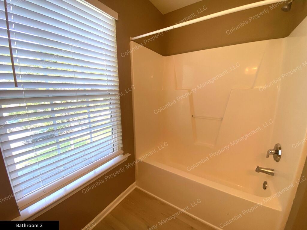 Gallery Image 28813 for 2169 Lake Carolina Drive. Contact us if you would like an assisted tour.