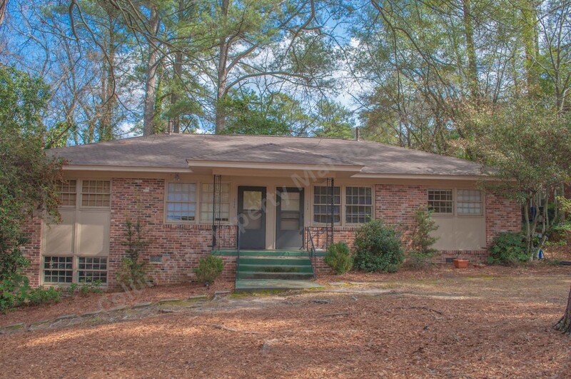 Gallery Image 1047 for 1540 Lonsford Drive. Contact us if you would like an assisted tour.