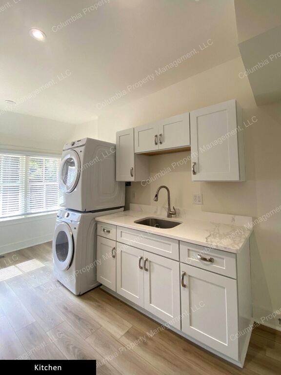 Gallery Image 28962 for 1310 Maple Street. Contact us if you would like an assisted tour.
