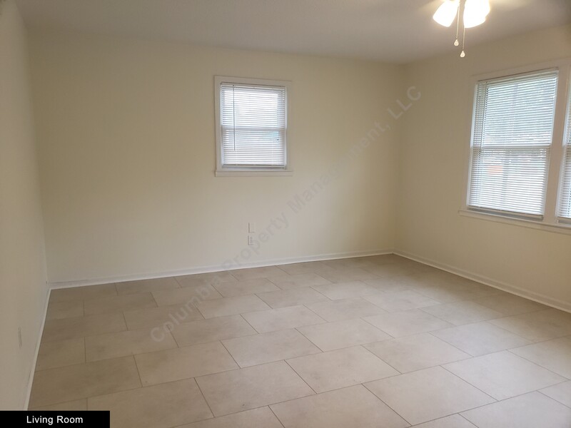 Gallery Image 19463 for 3407-B Moss Avenue. Contact us if you would like an assisted tour.