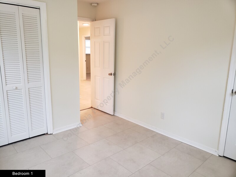 Gallery Image 19470 for 3407-B Moss Avenue. Contact us if you would like an assisted tour.