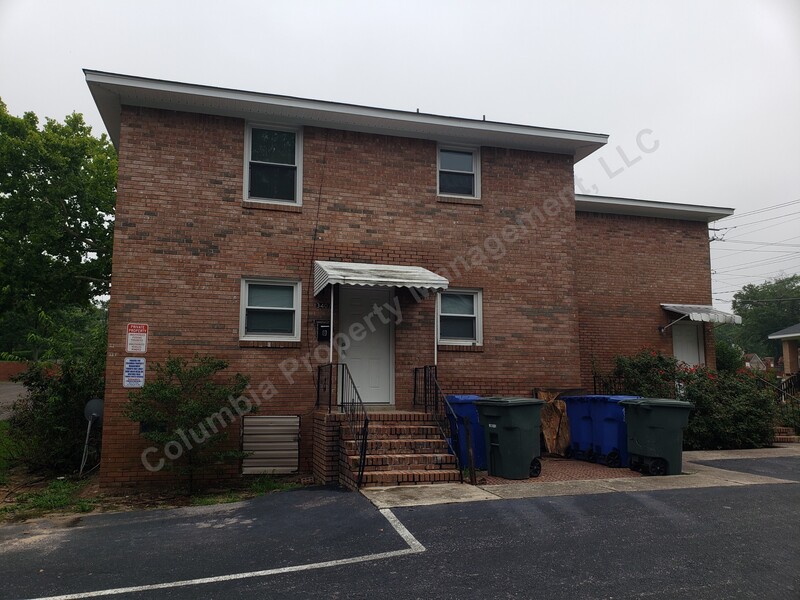 Gallery Image 19462 for 3407-B Moss Avenue. Contact us if you would like an assisted tour.