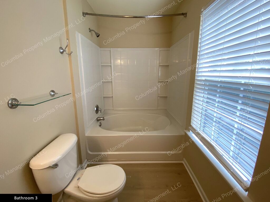 Gallery Image 28821 for 2169 Lake Carolina Drive. Contact us if you would like an assisted tour.
