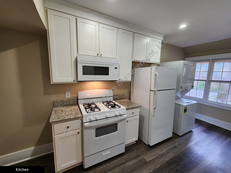 Gallery Image 26912 for 1308 Maple Street. Contact us if you would like an assisted tour.