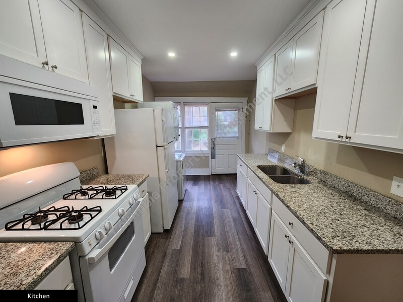 Gallery Image 26911 for 1308 Maple Street. Contact us if you would like an assisted tour.