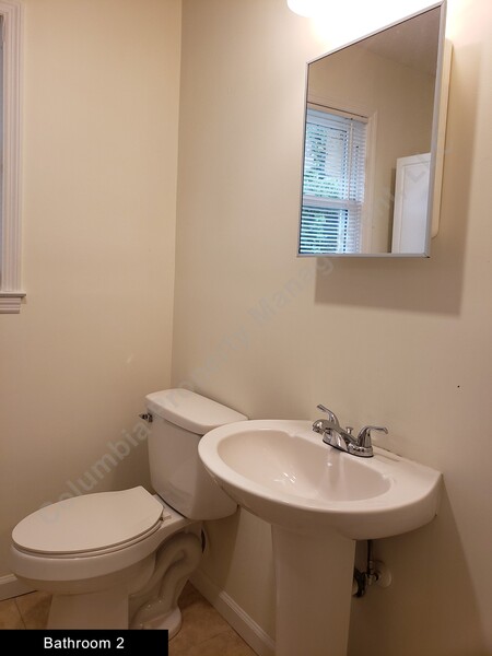 Gallery Image 19474 for 3407-B Moss Avenue. Contact us if you would like an assisted tour.