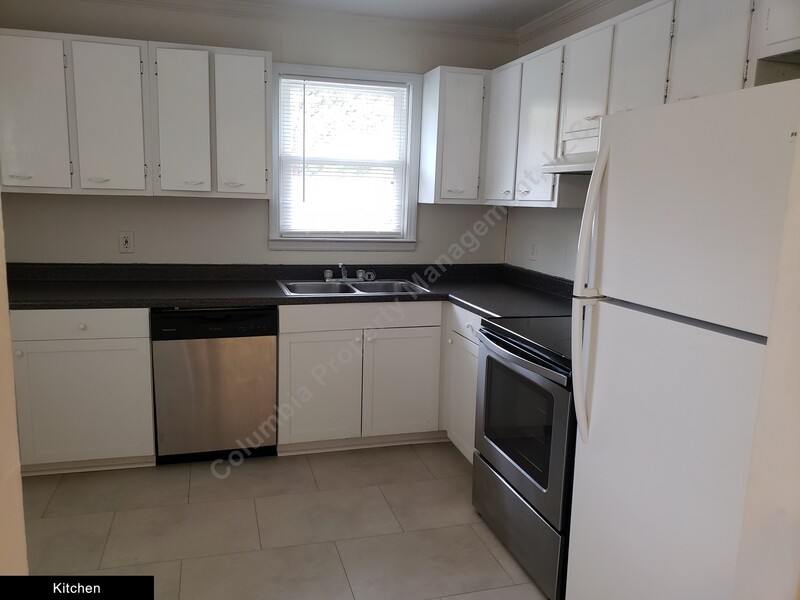 Gallery Image 19467 for 3407-B Moss Avenue. Contact us if you would like an assisted tour.