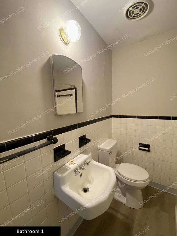 Gallery Image 28976 for 821 Arrowwood Road. Contact us if you would like an assisted tour.