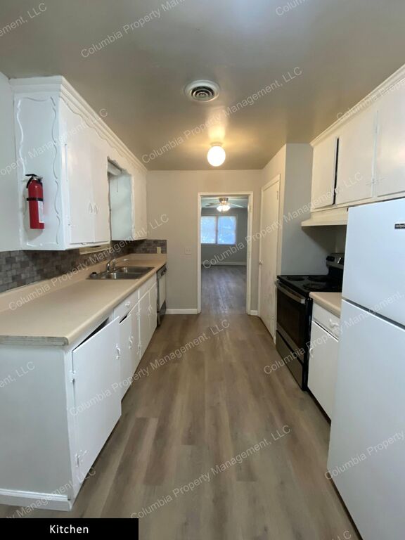 Gallery Image 28986 for 821 Arrowwood Road. Contact us if you would like an assisted tour.