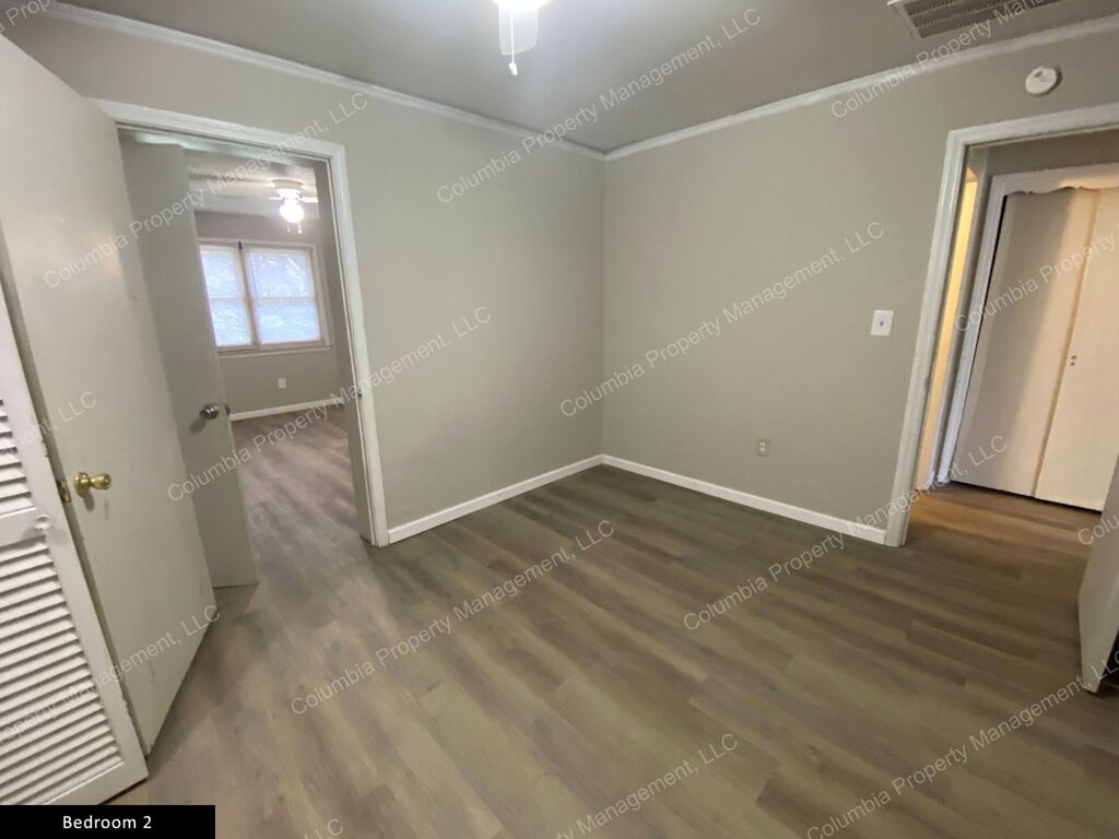 Gallery Image 28979 for 821 Arrowwood Road. Contact us if you would like an assisted tour.