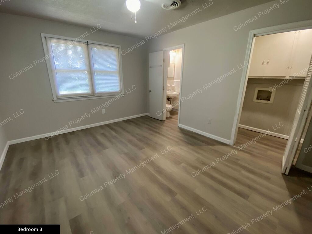 Gallery Image 28980 for 821 Arrowwood Road. Contact us if you would like an assisted tour.