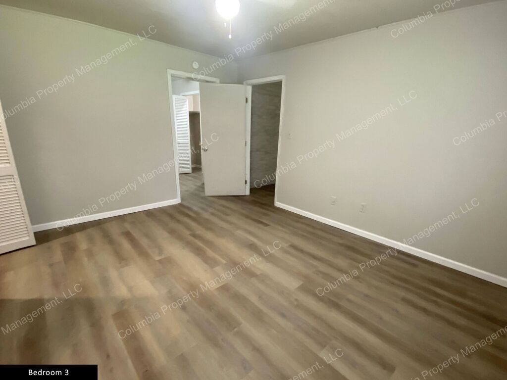 Gallery Image 28981 for 821 Arrowwood Road. Contact us if you would like an assisted tour.