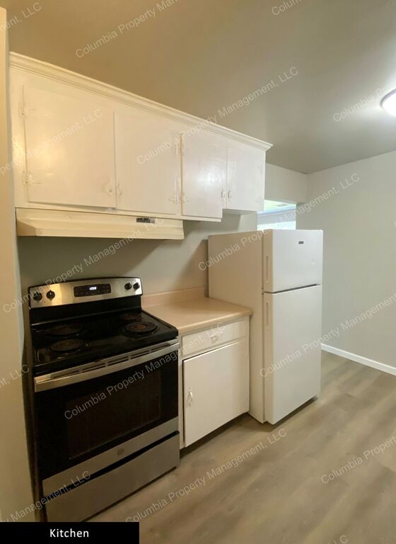Gallery Image 28988 for 821 Arrowwood Road. Contact us if you would like an assisted tour.