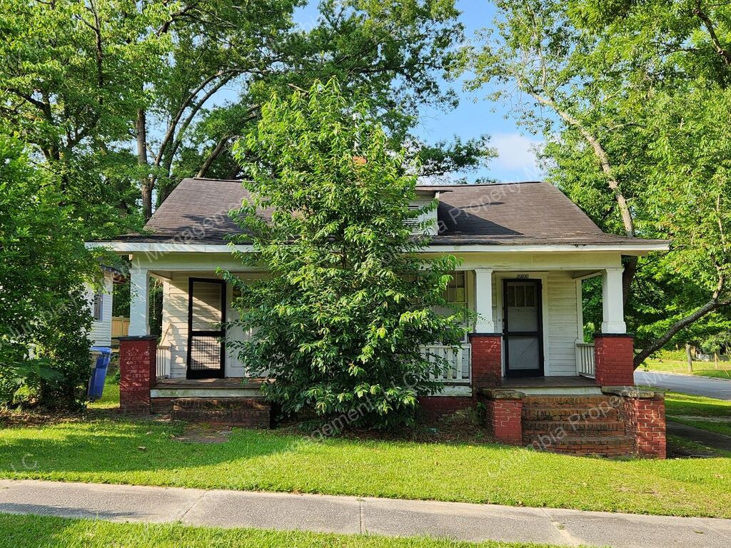Gallery Image 276497603 for 2400 Cypress Street. Contact us if you would like an assisted tour.