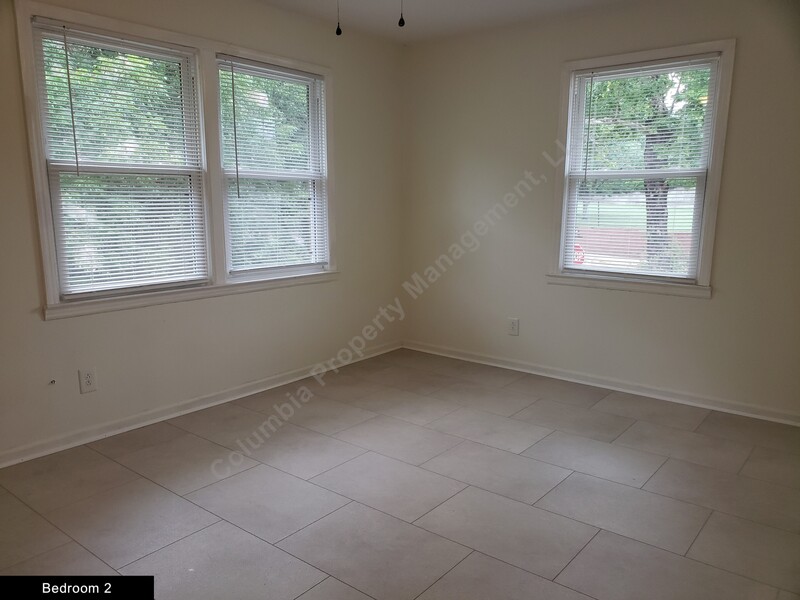 Gallery Image 19472 for 3407-B Moss Avenue. Contact us if you would like an assisted tour.