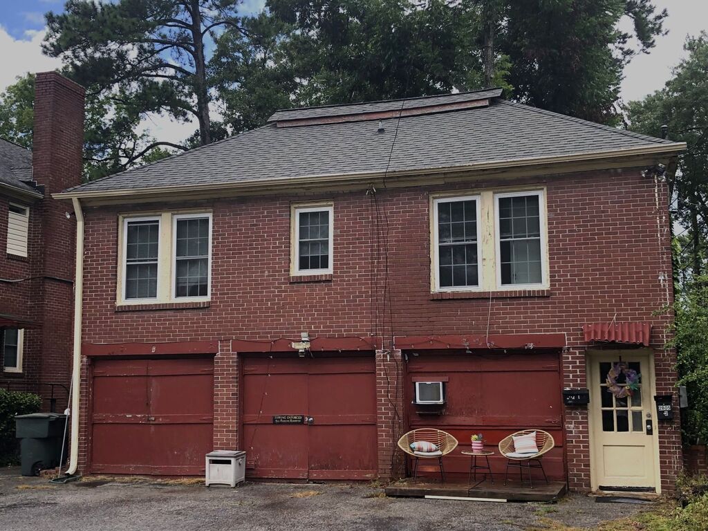 Gallery Image 582612341 for 2805 Kirby Street #2. Contact us if you would like an assisted tour.