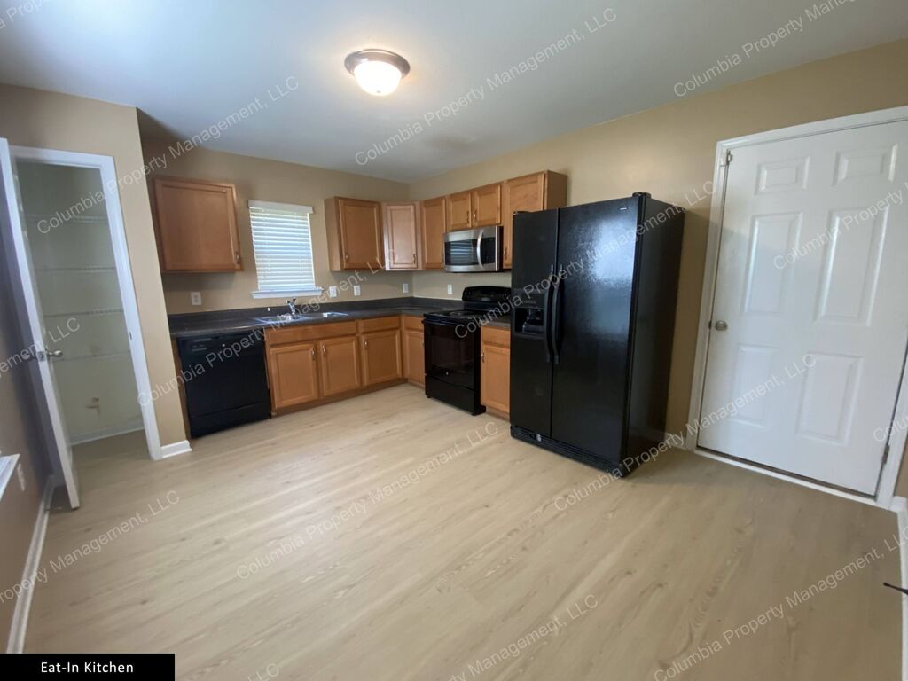 Gallery Image 28805 for 2169 Lake Carolina Drive. Contact us if you would like an assisted tour.