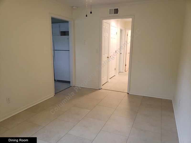 Gallery Image 19466 for 3407-B Moss Avenue. Contact us if you would like an assisted tour.