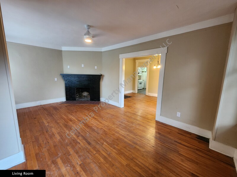 Gallery Image 26906 for 1308 Maple Street. Contact us if you would like an assisted tour.