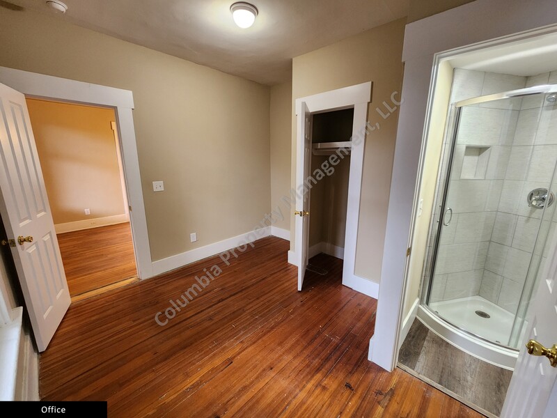 Gallery Image 26915 for 1308 Maple Street. Contact us if you would like an assisted tour.