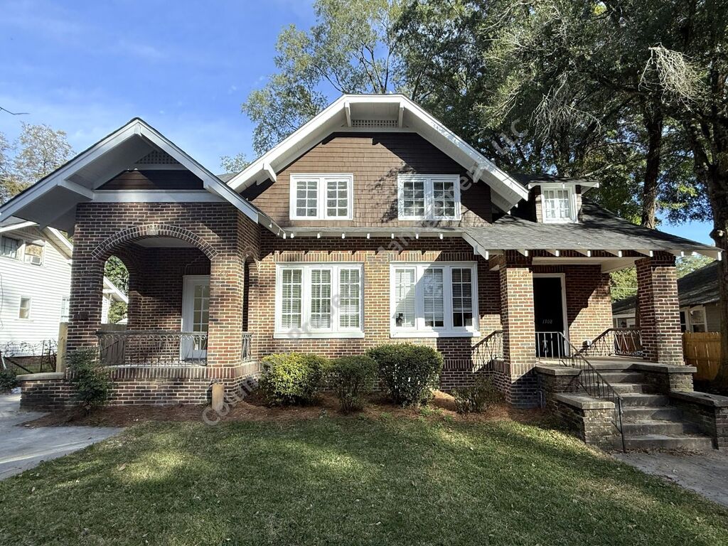 Gallery Image 28967 for 1308 Maple Street. Contact us if you would like an assisted tour.