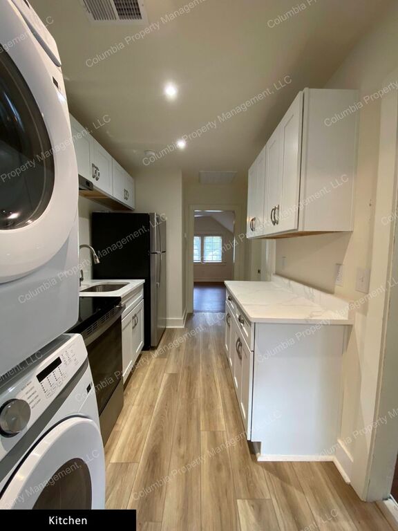 Gallery Image 28947 for 1310.5 Maple Street. Contact us if you would like an assisted tour.