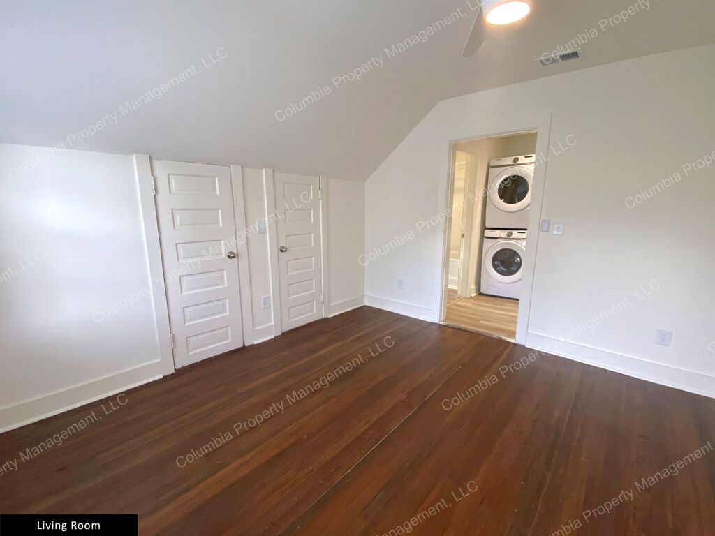 Gallery Image 28941 for 1310.5 Maple Street. Contact us if you would like an assisted tour.