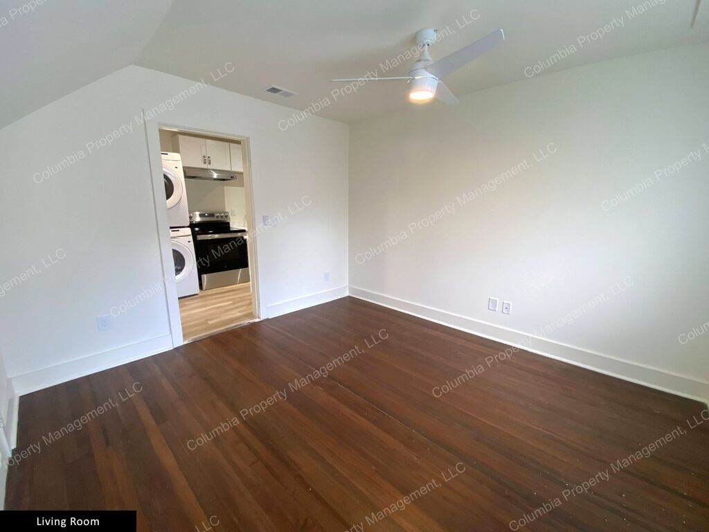 Gallery Image 28942 for 1310.5 Maple Street. Contact us if you would like an assisted tour.